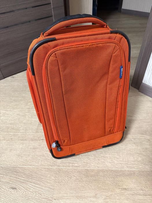 Чемоданы на колесиках