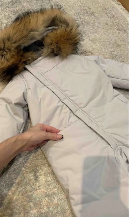 Продам детский комбинезон зимний.