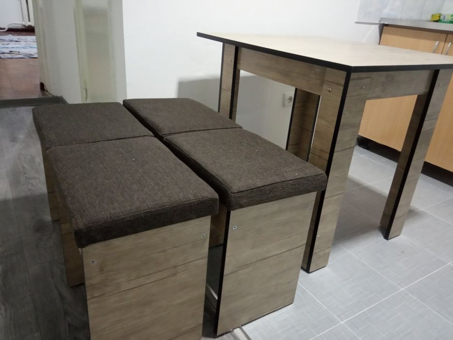 Кухонный набор стол и 4 табуретки от производителя по лучшей цене.