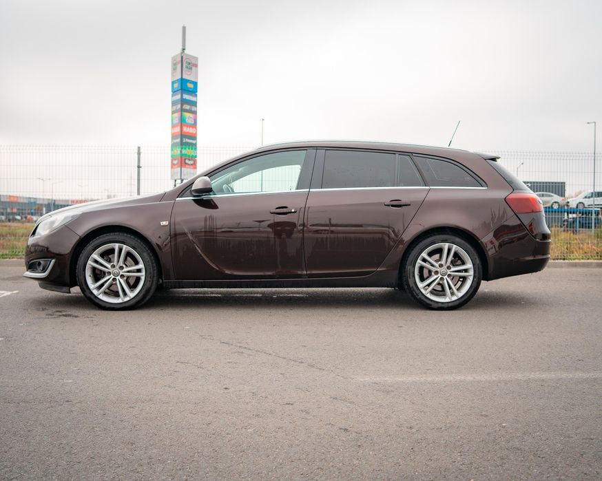 Vand sau schimb opel insignia 1.6 turbo,2014