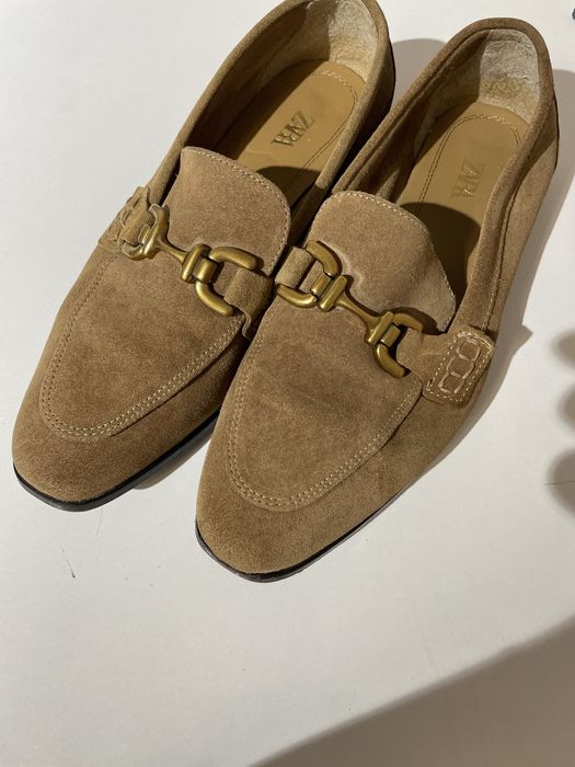 Лоферы Zara с золотыц элементом