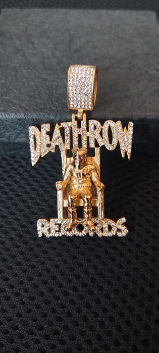 2pac Медальона на тупак стомана!
С Ланец