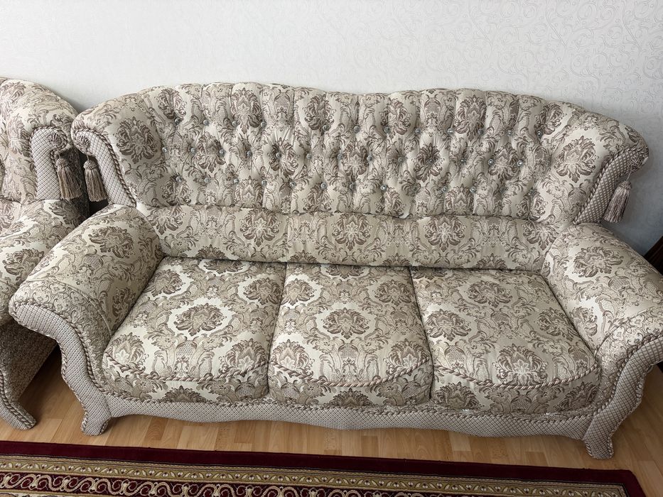 Продам диваны 3+2