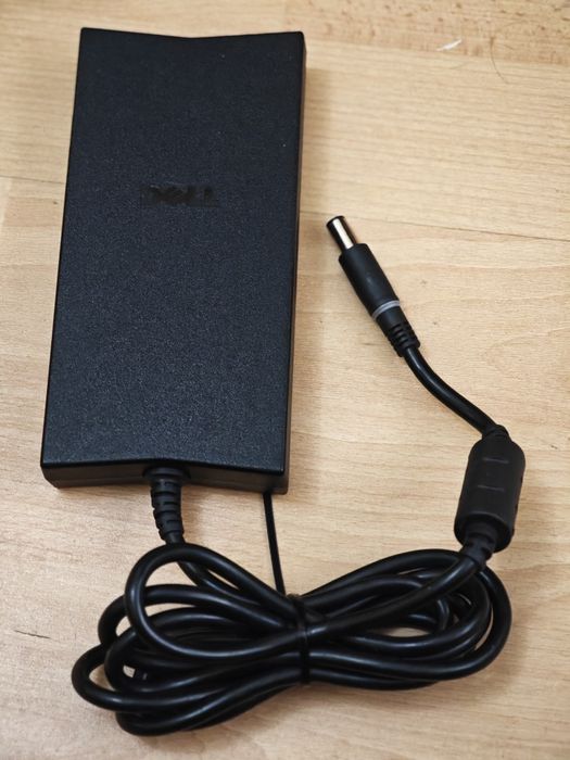 Încărcător laptop  Dell .