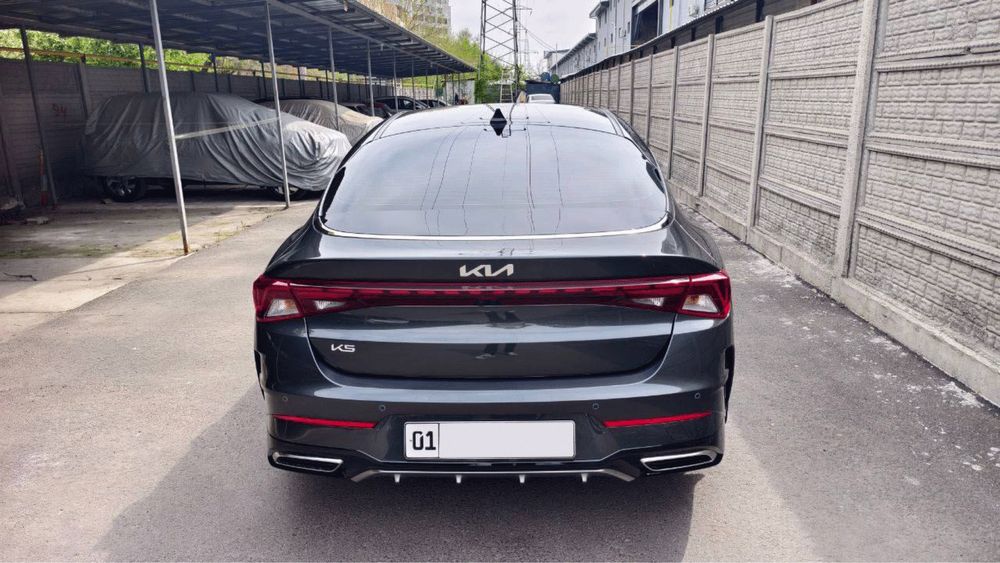 Shaxsiy Kia K5 2023-yilgi avtomobilimni a’lo holatda sotaman.