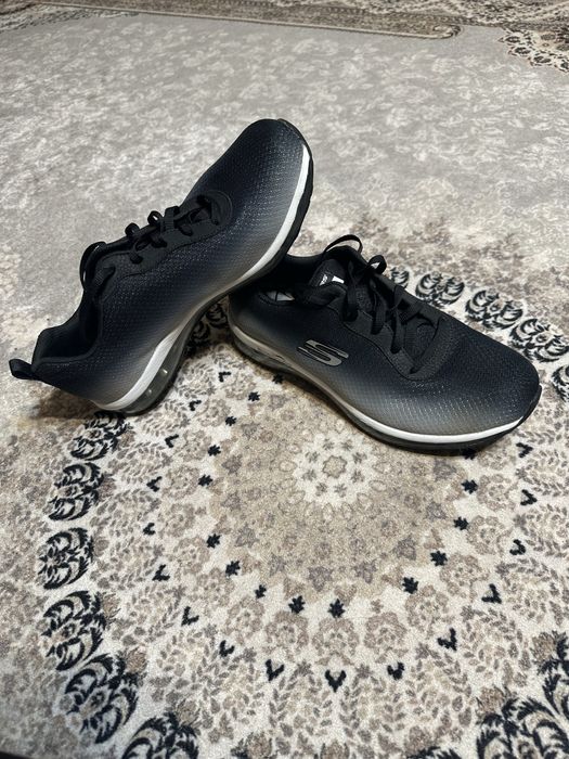 Продават се чисто нови оригинални обувки Skechers air element 2.0