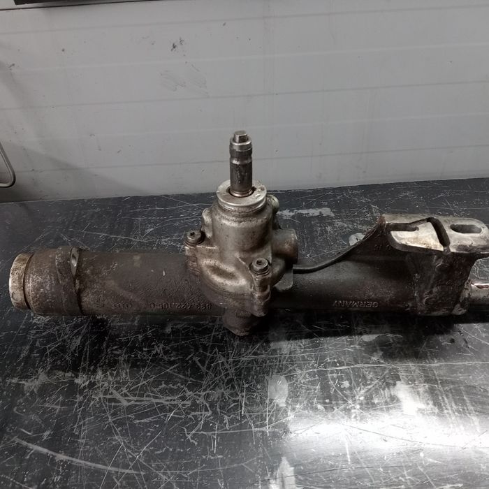 рулевая    рейка.  Ауди.  Б4