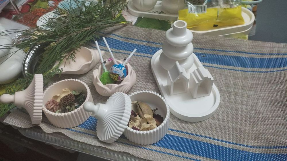 Элементы декора продаются