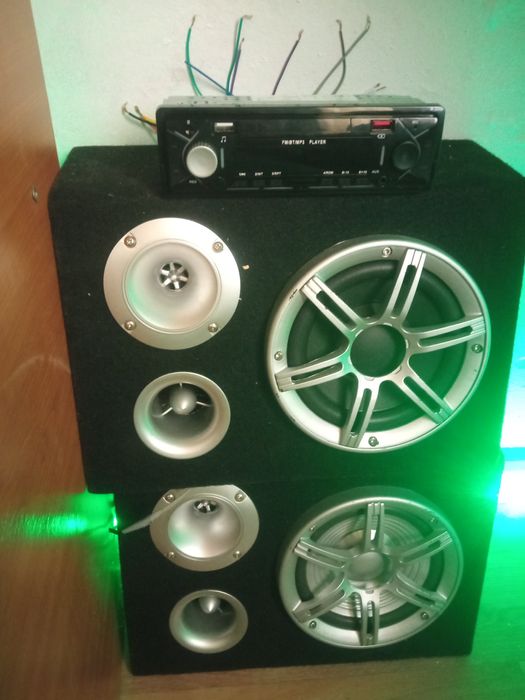 Vând casetofon auto bluetooth