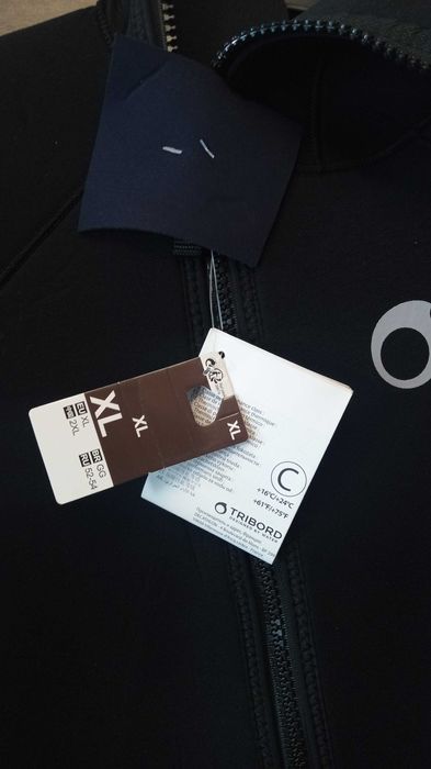 Неопренов костюм чисто нов