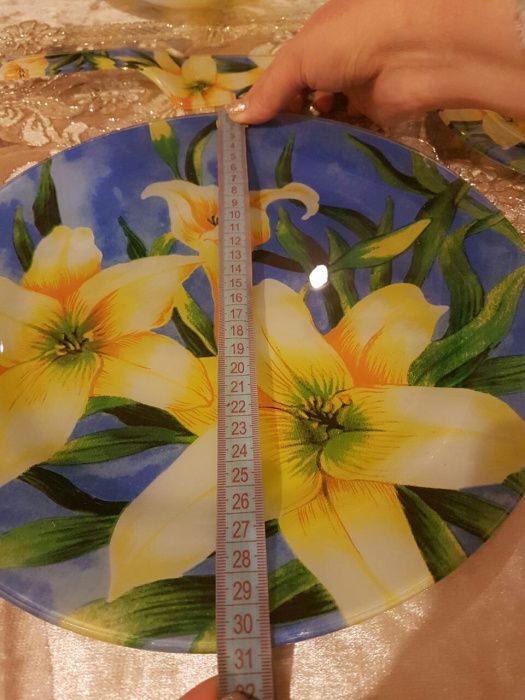 Продаётся столовый сервиз.