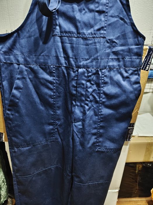 Продам спецодежду.