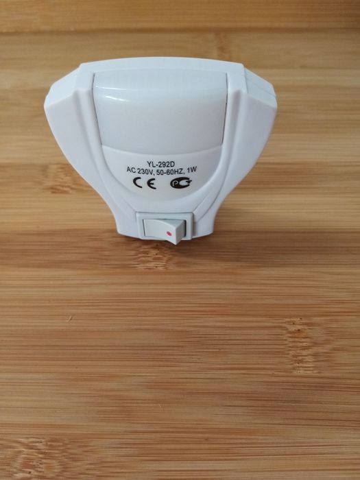 Lumina de veghe - Lampa LED. Consum foarte mic: 1W.