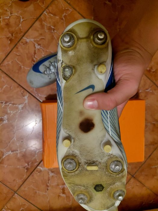 Ghete de fotbal nike mercurial cu crampoane de fier