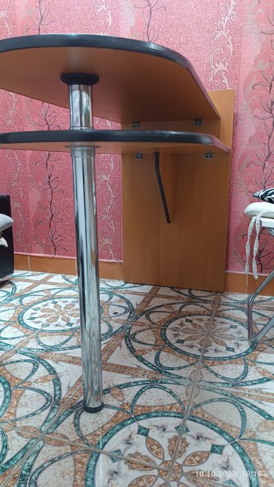 Продам стол в хорошем состоянии