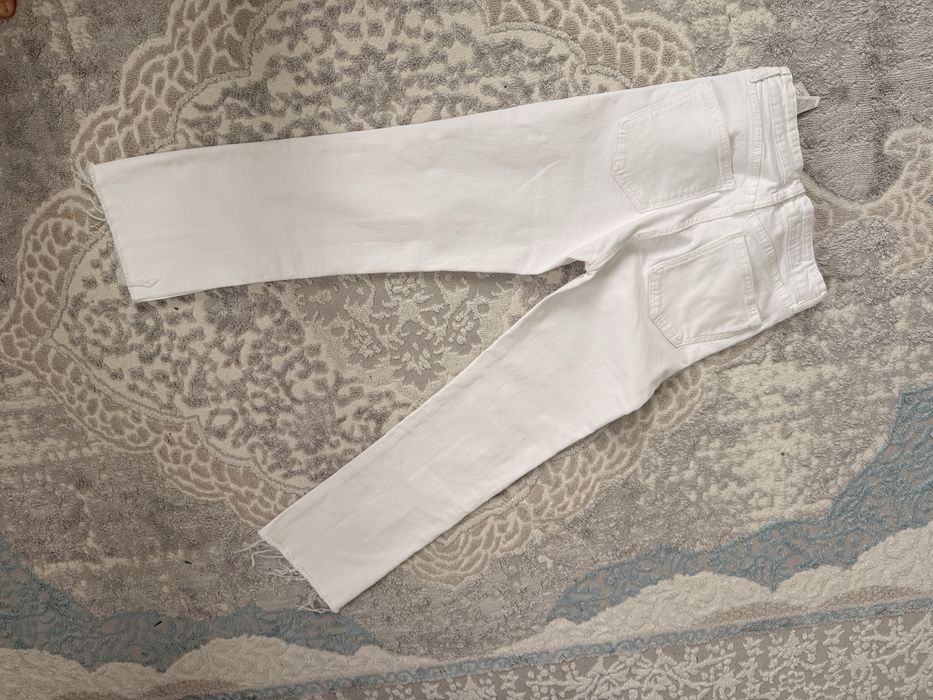 Джинсы белые Zara