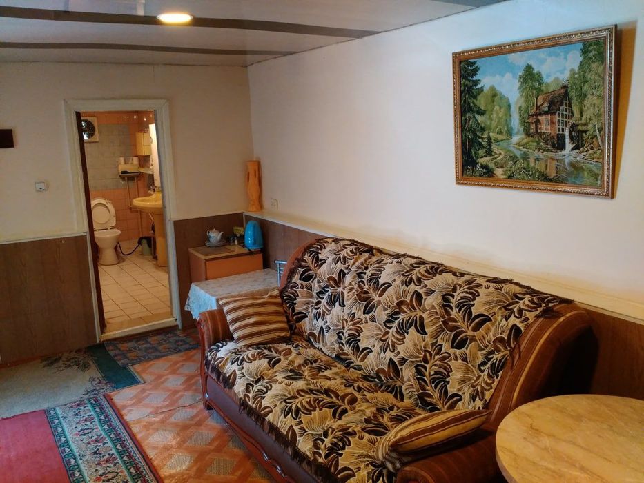 Домик кирп в Яшнабад рай 3 уровня,со всеми коммуникациями, есть сауна.