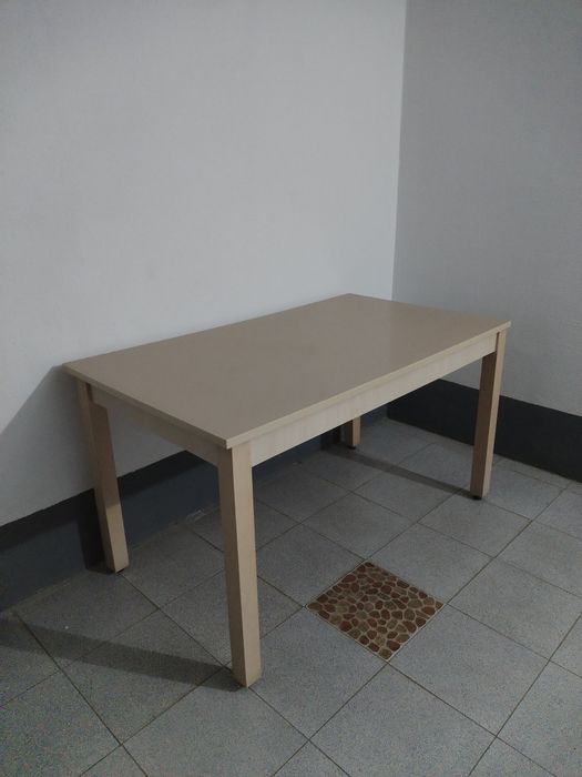 Продам стол 20тысяч тенге