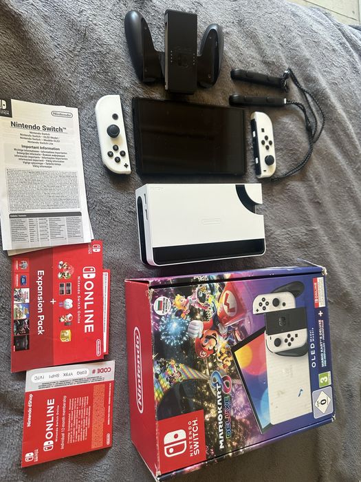 Nintendo Switch OLED Mario Kart 8 Deluxe Edition