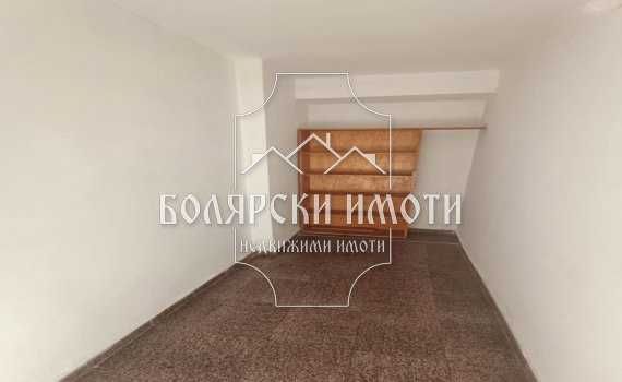 Дава се под наем Офис в Велико Търново, Център - 42 кв.м за 229.5 € - Снимка #3