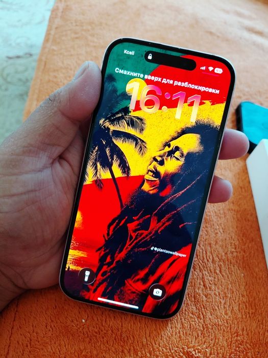 Продам Айфон 15 без ремонта