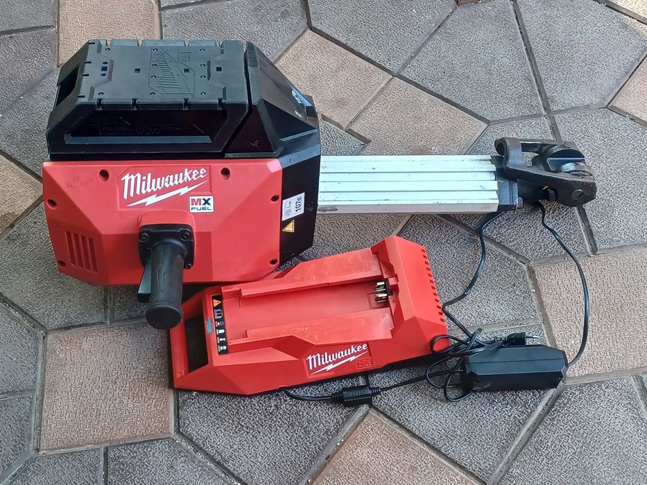 Demolator pe acumulatori MILWACKEE MXF 2528 H că și nou