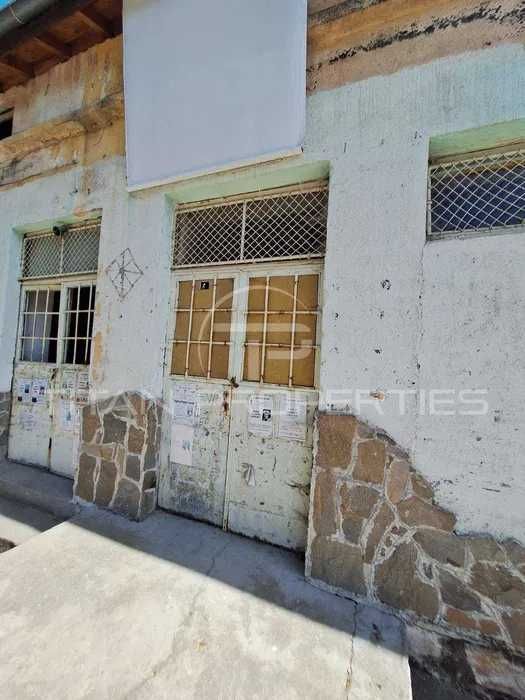 Продава се Магазин в Пловдив, Тракия - 240 кв.м за 625 €/кв.м - Снимка #2