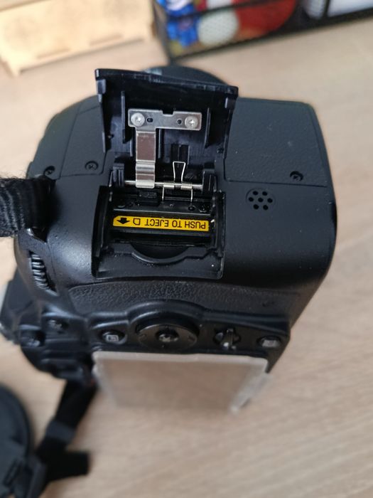 Камера NIKON D90