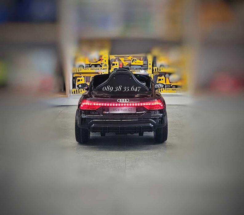 ТОП ЦЕНА!НОВО!Акумулаторна кола AUDI RS E-TRON GT с 12V,EVA гуми,USB