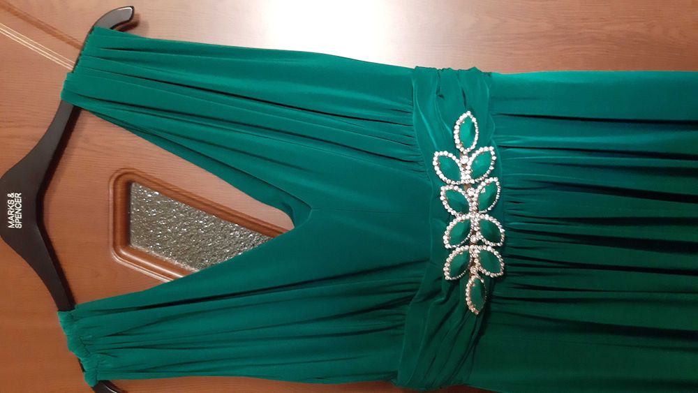 Rochie fara maneci ocazie