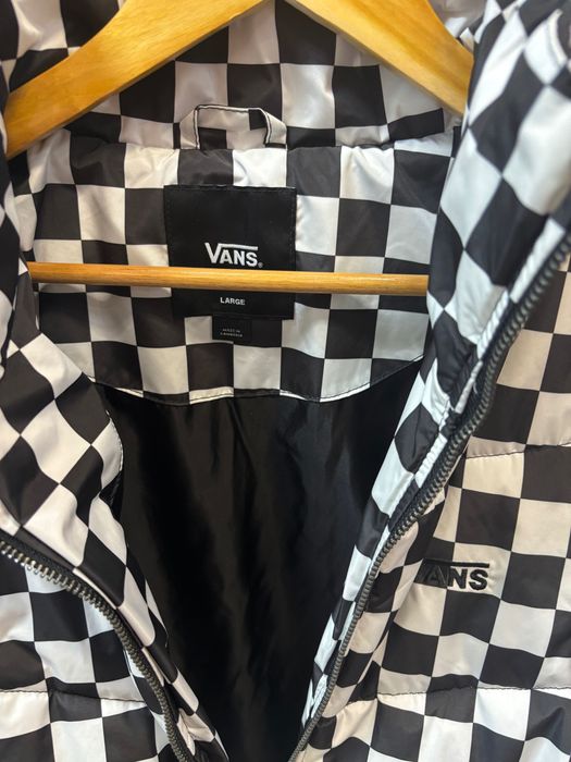 Дамско яке Vans зимно.