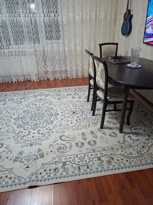 Ковёр 2,5 × 4 м, в хорошем состоянии