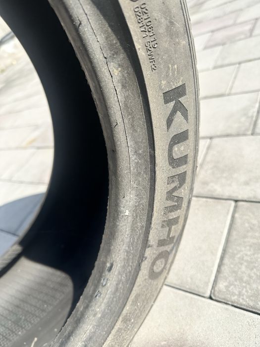 255/40/R19 Kumho