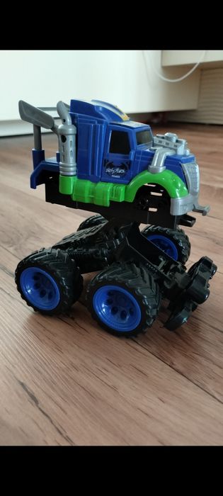 Кран,     игрушки б/у