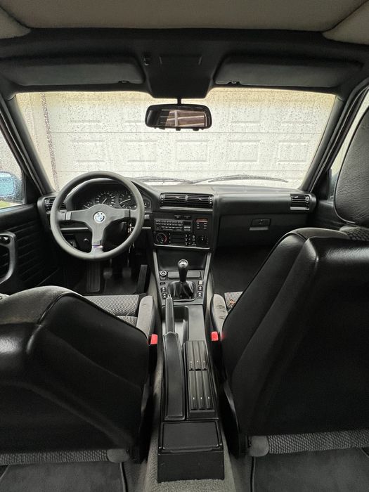 De vanzare bmw e30 318i  (ursulet)