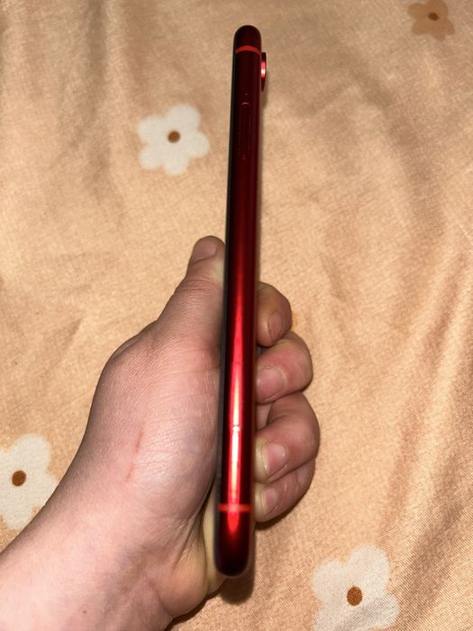Vand iphone xr rosu