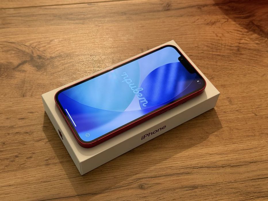 iphone 13 Red. Айфон 13
