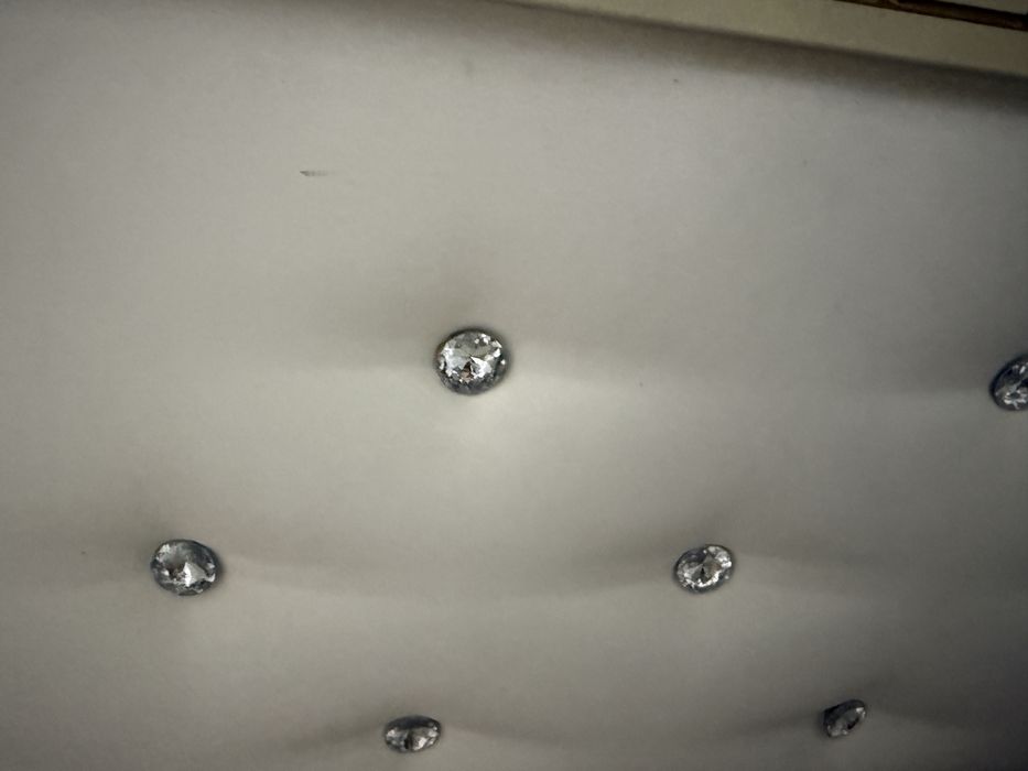 Сандык сундук белый.