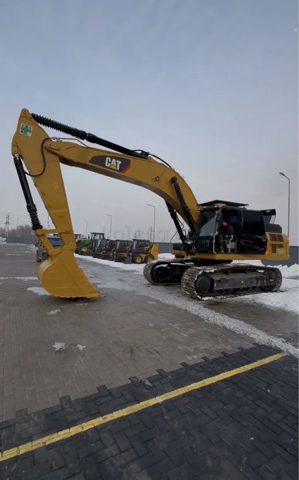 Гусеничный экскаватор + гидромолот