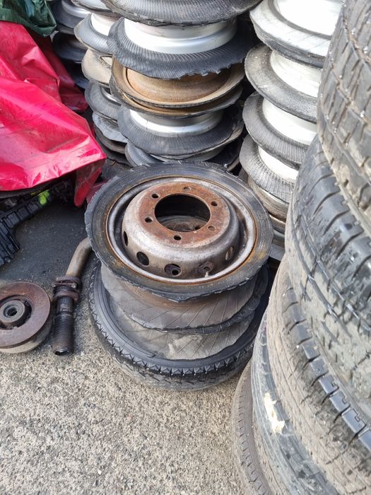 Vând jante de iveco daily, Nissan atleon, Renault mitubiisi cantar. ,