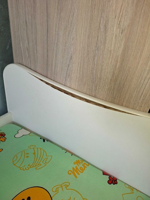 Детско легло с матрак и място за багаж