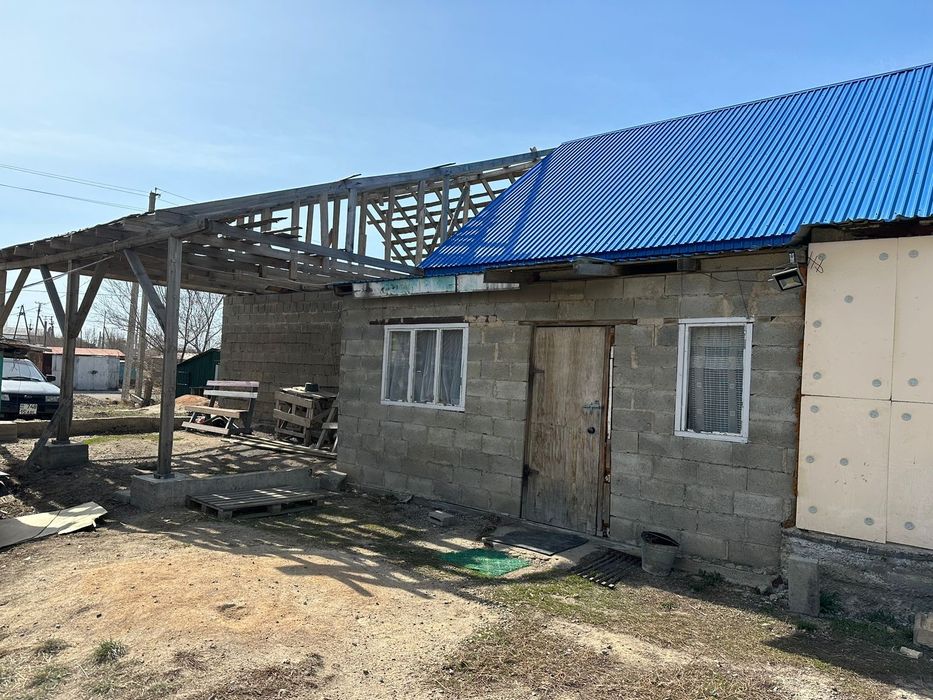 Продам недостроенный дом из пескоблока