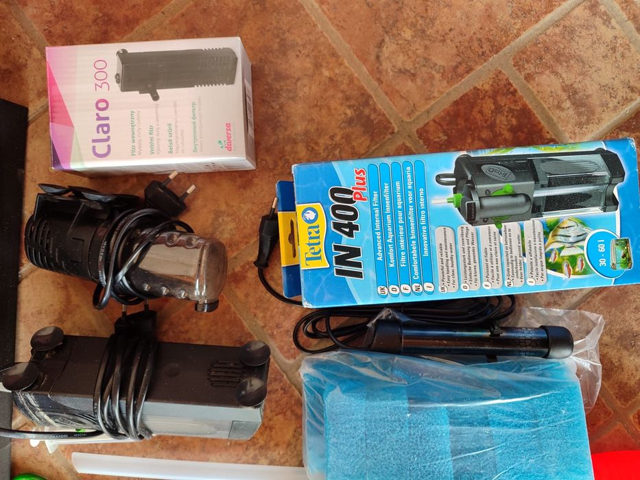 Vand acvariu de 60 L pentru pesti , țestoase etc ca NOU full accesorizat