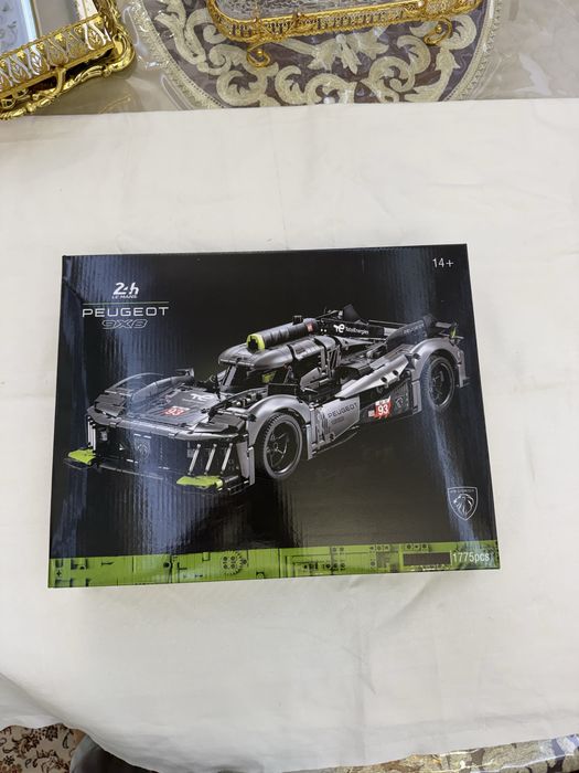 LEGO Technic Peugeot 9x8 24h Le mans