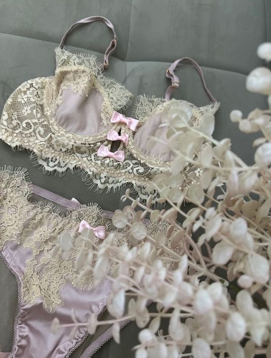 Винтажное белье атласом