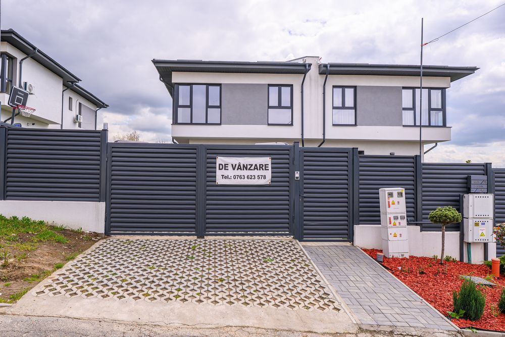 Casa / Duplex  de vanzare Cernica