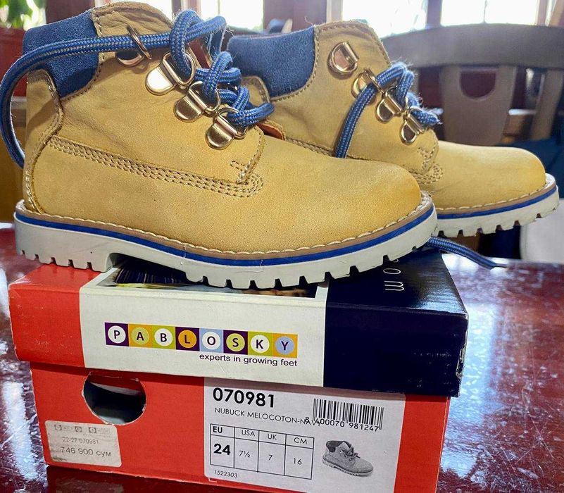 Продам детскую обувь.В отличном состоянии.