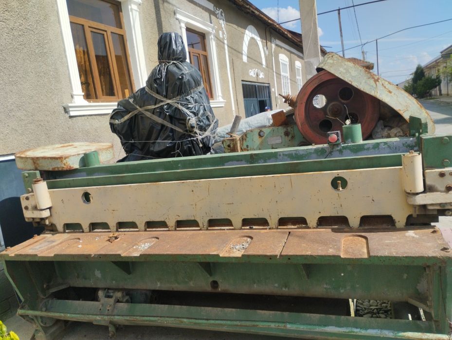 Гелотина Сверлиний  РЕЗБАНАРЕЗНОЙ  Токарний станоклар сотилади