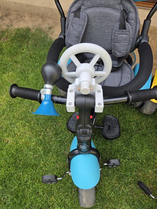 Триколка Lorelli