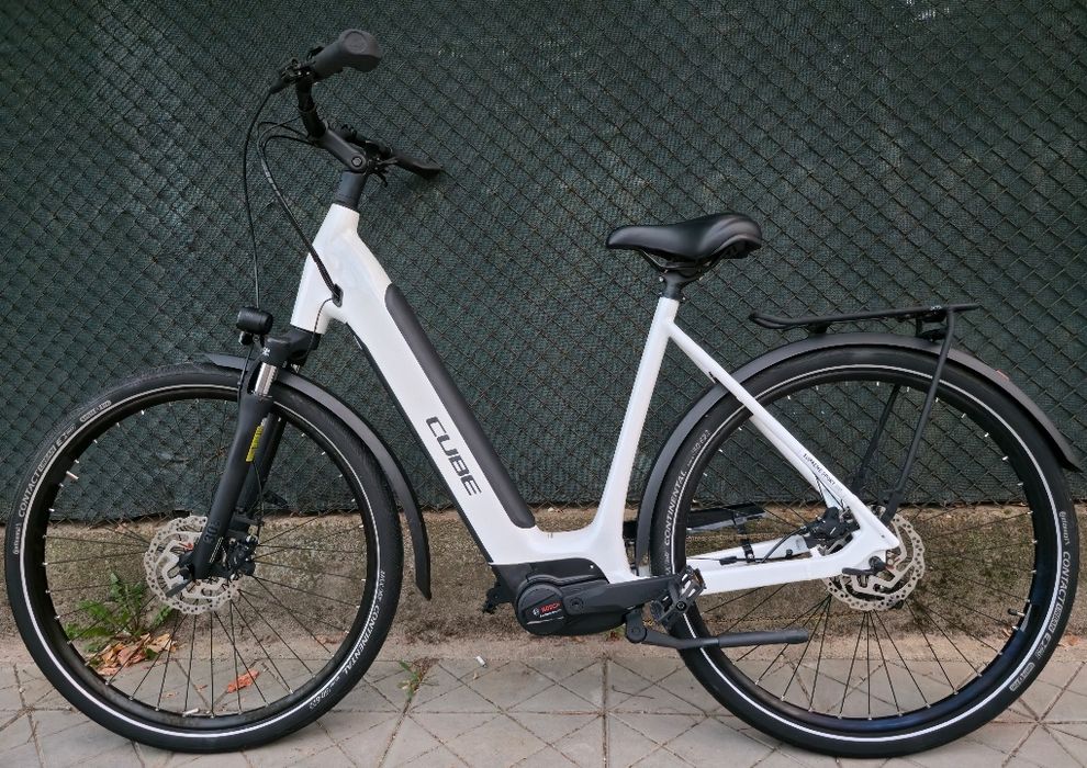 Cube Supreme Sport L размер Електрически Немски Bosch Performance Smar